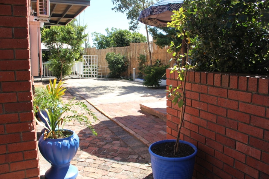 To Let 2 Bedroom Property for Rent in Rome Glen Western Cape